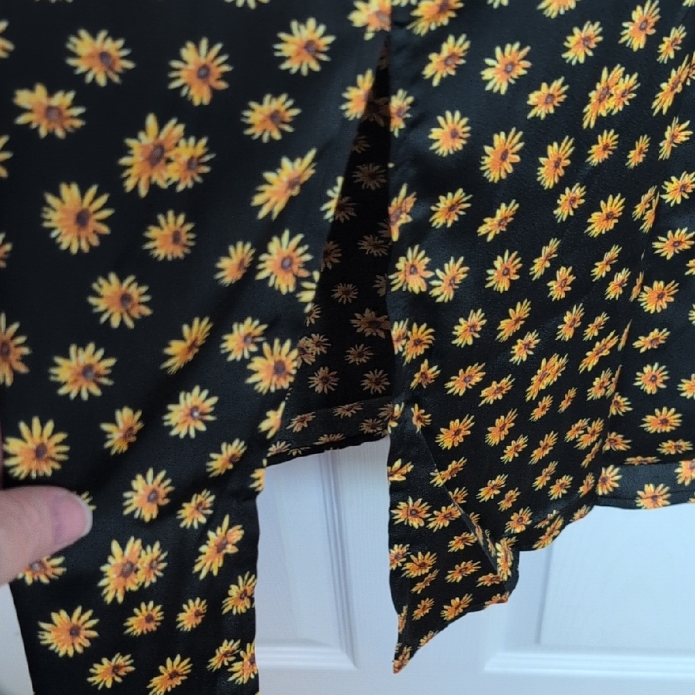 WeWoreWhat Cowl Ditzy Daisies Midi Dress - Picture 8 of 15
